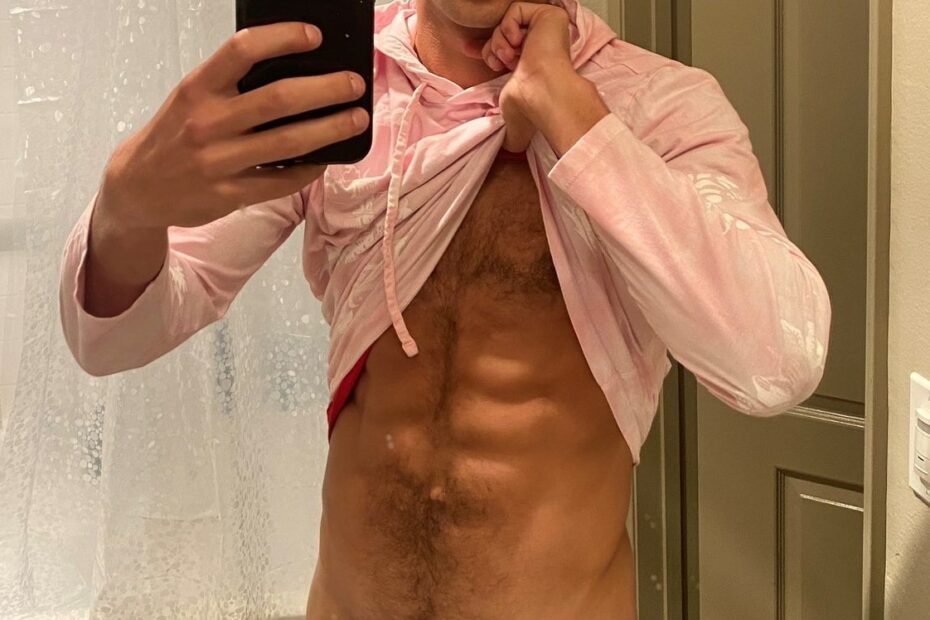 Hung hairy selfie boy